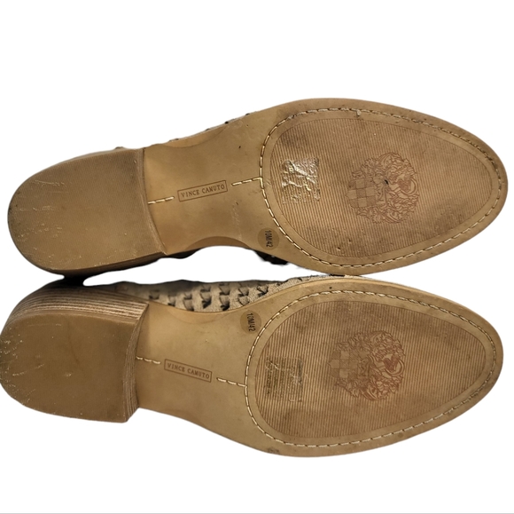 Vince Camuto Phortiena Sand Suede Cutout ankle bootie Size 10 - Picture 11 of 11